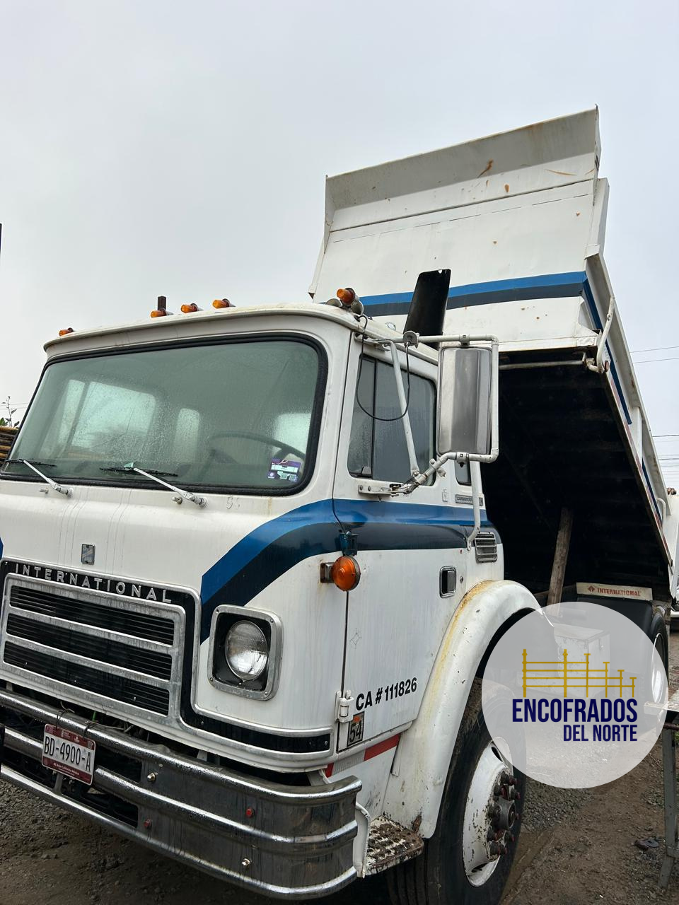 Camión para grava, arena y escombro